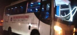 Bus Sekolah SMK Bagimu Negeriku Terguling di Tol Semarang